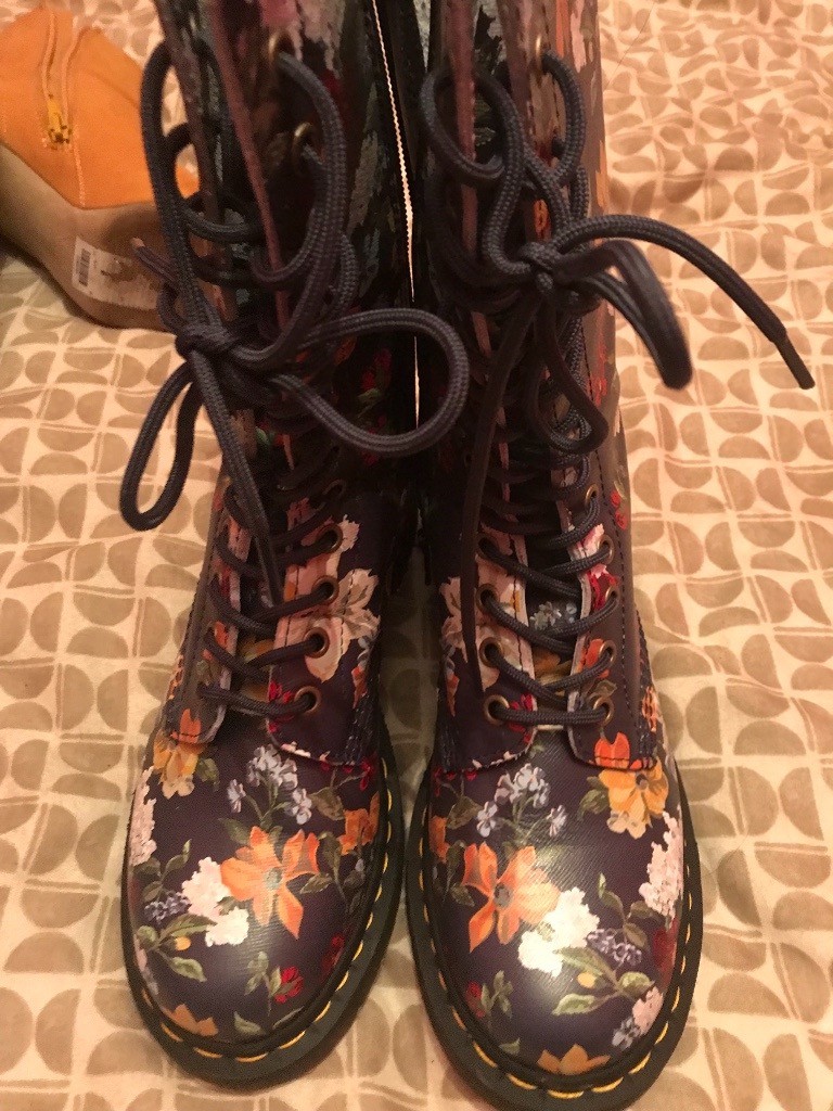 dr martens newton size 5